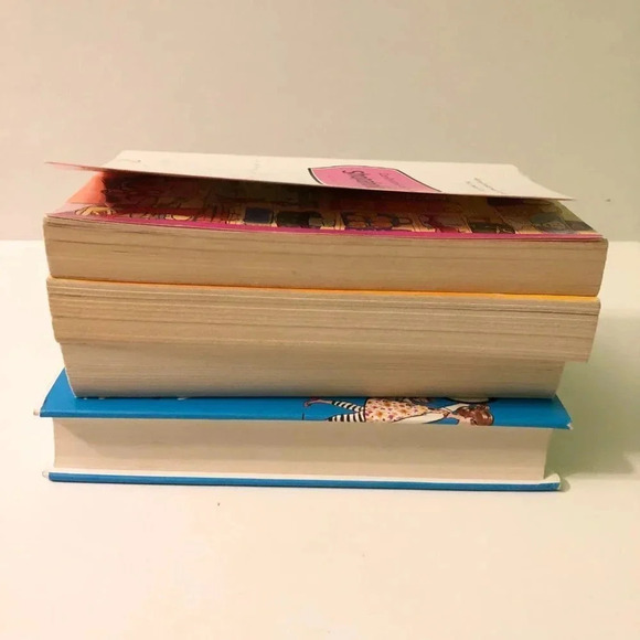 Lot of 4 Sophie Kinsella Books  Shopaholic - Picture 13 of 15